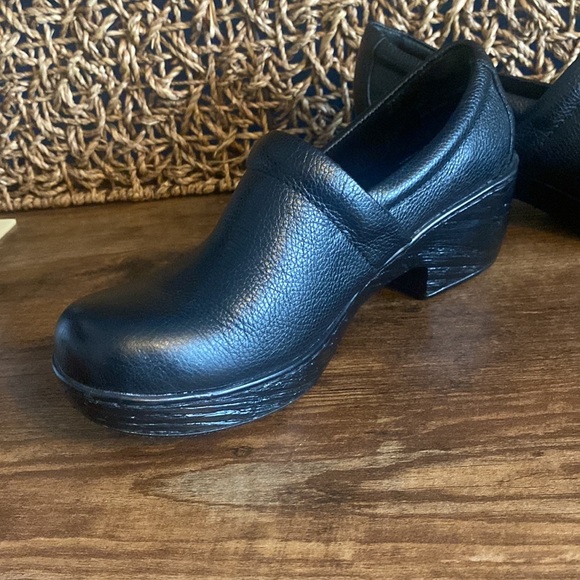 B.O.C BORN CONCEPT black Leather CLOGS MULES SHOES SIZE 7.5 women’s like new BOC - Picture 10 of 10